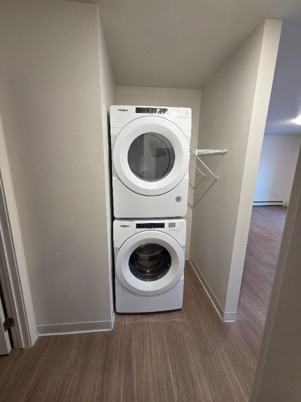 211 1St Ave Nw Hankinson Nd #4 - Photo 7 of 8