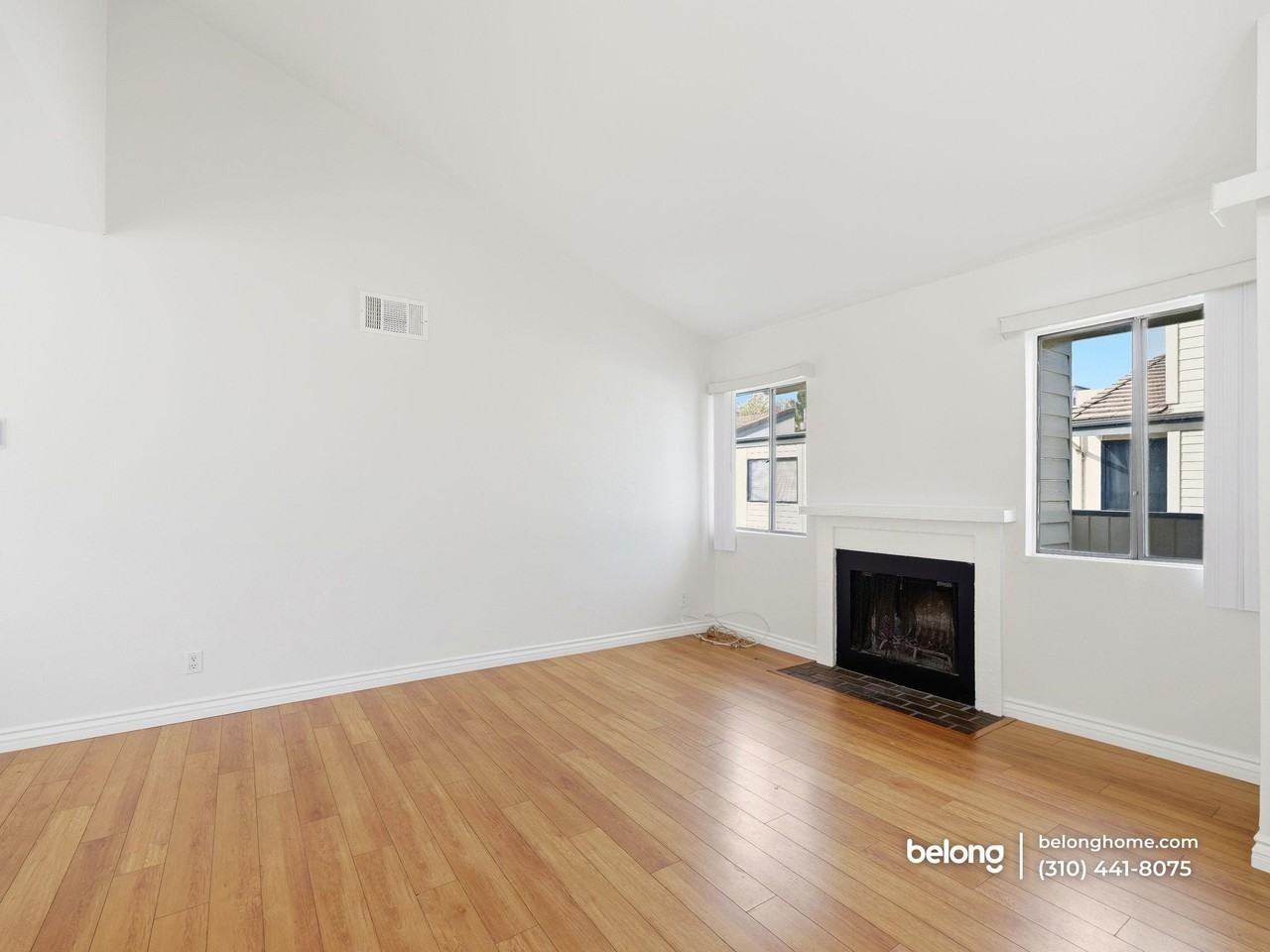 10512 Sunland Blvd #5 - Photo 7 of 25