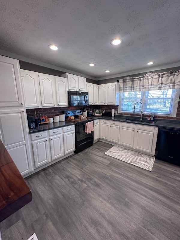 222 S Vine St - Photo 6 of 18