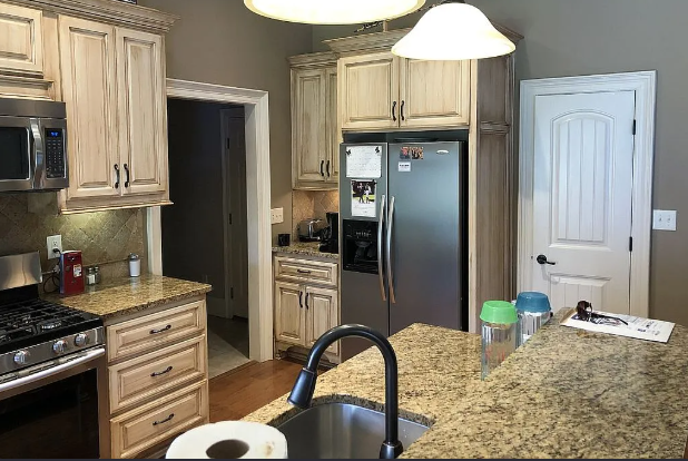 1686 Pebble Creek Dr - Photo 3 of 8