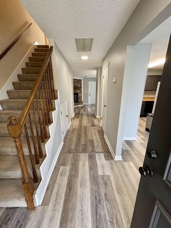 317 Chateau Dr Sw - Photo 3 of 19