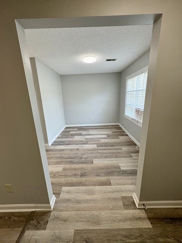 317 Chateau Dr Sw - Photo 4 of 19