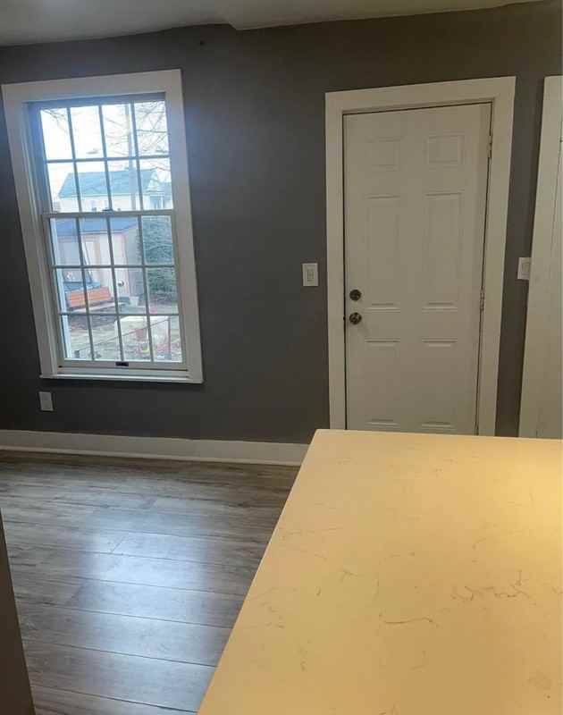 33 Lincoln Pl - Photo 3 of 6