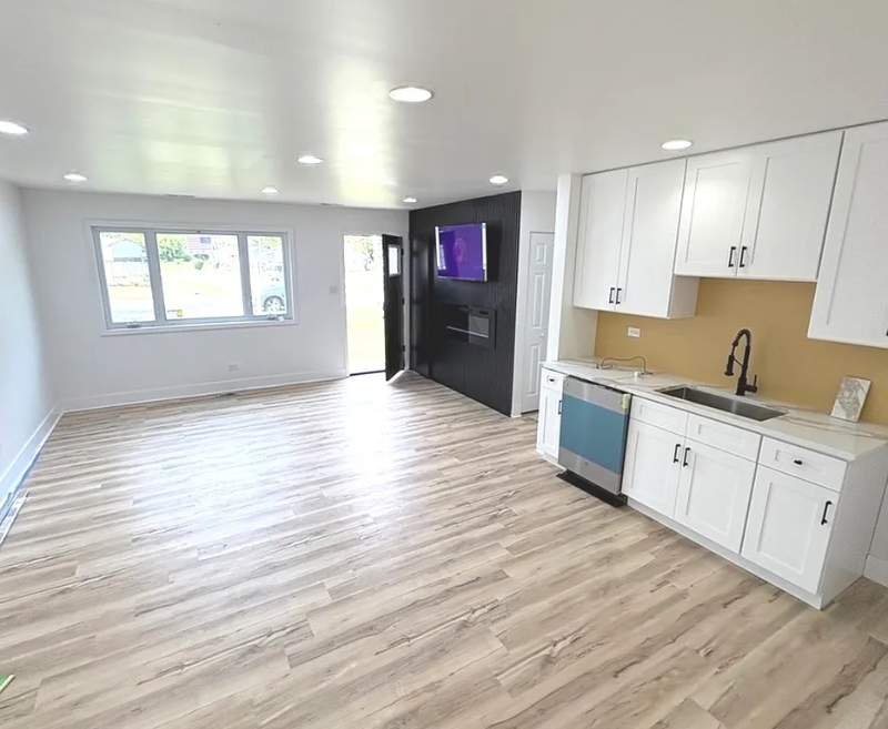 1947 Yale Ave - Photo 2 of 8