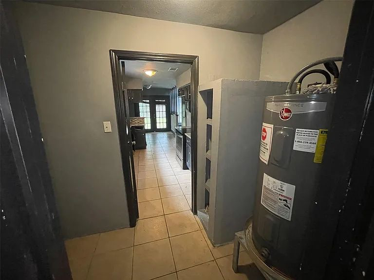 1947 Yale Ave - Photo 5 of 8