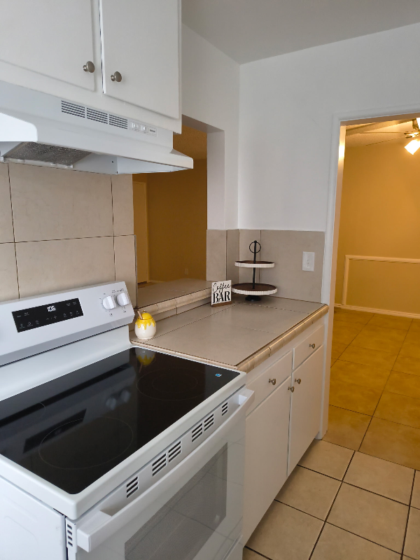 400 E Live Oak St #25 - Photo 3 of 5