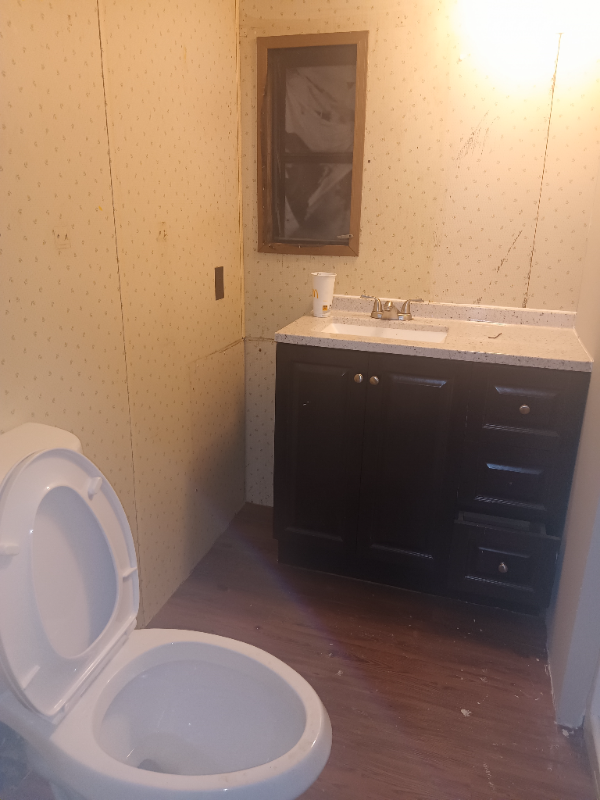 305 Dowtin Ln - Photo 4 of 6