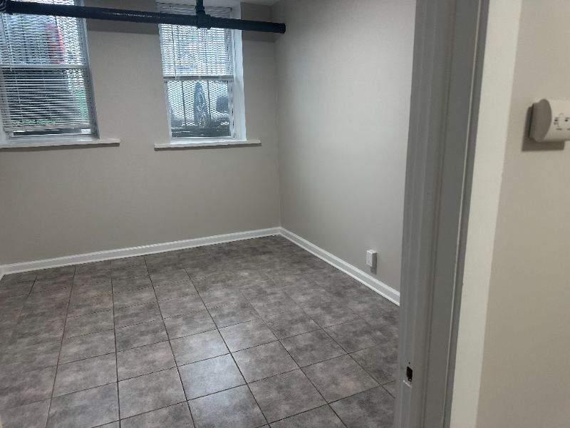 9 Bentley Ave #17B - Photo 6 of 20