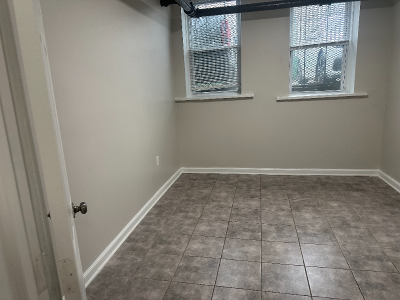 9 Bentley Ave #17B - Photo 7 of 20