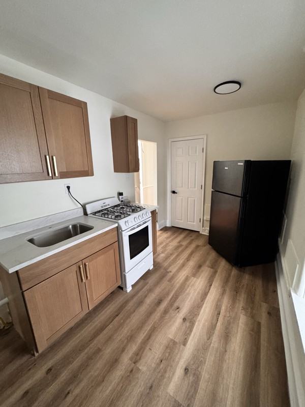 21 E Mount Pleasant Ave #3 - Photo 5 of 9