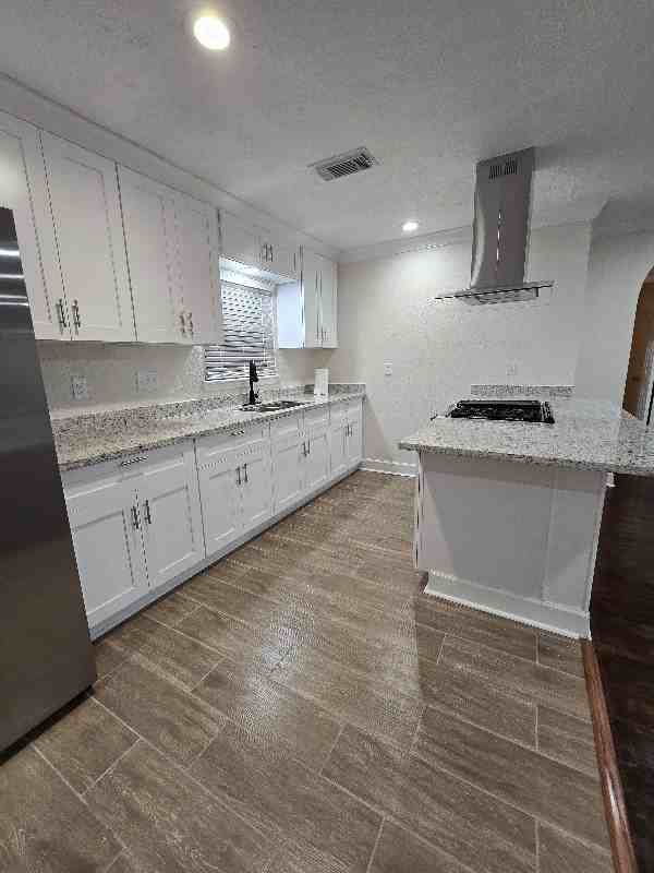 3511 Washington St - Photo 3 of 18