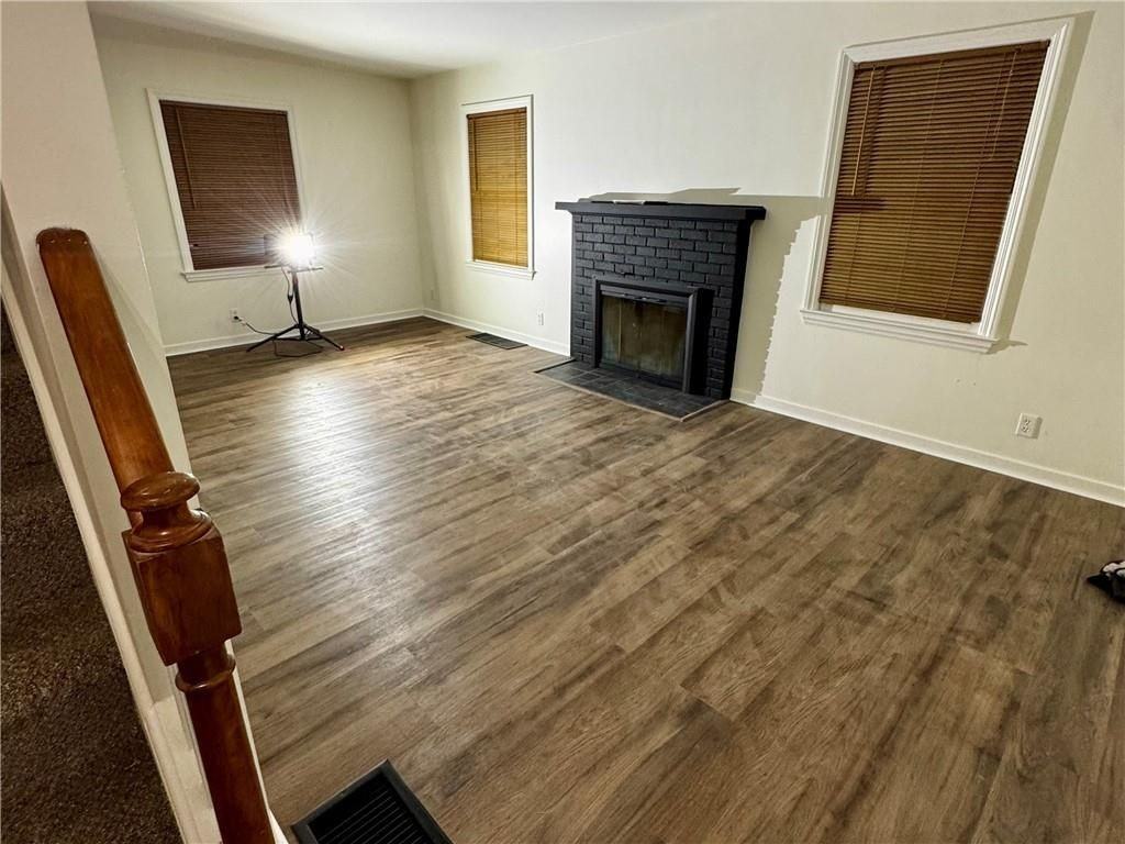 153 Holmes Rd - Photo 4 of 9