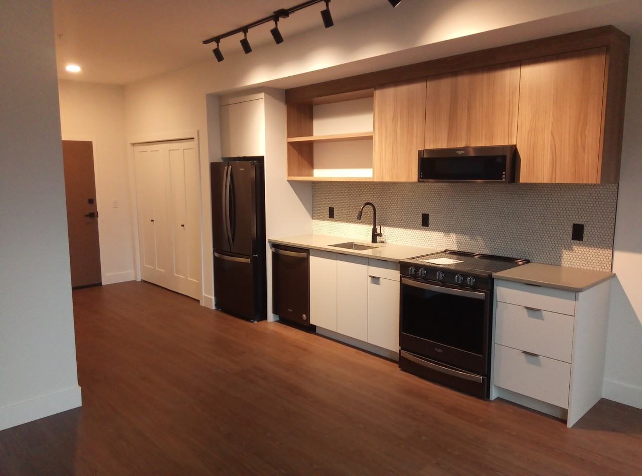 515 Chatham Street #412 - Photo 4 of 11