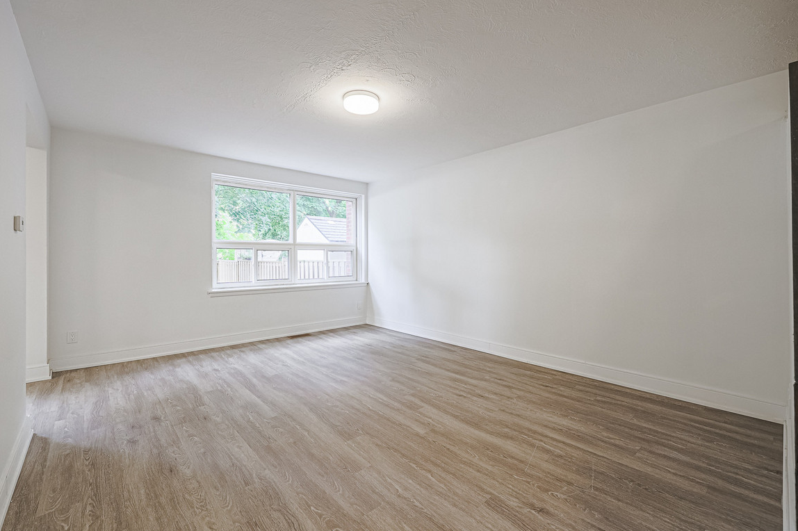 2029-2055 Victoria Park Ave. - Photo 5 of 15