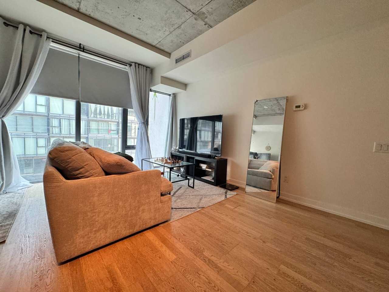 650 King St W #411 - Photo 5 of 18