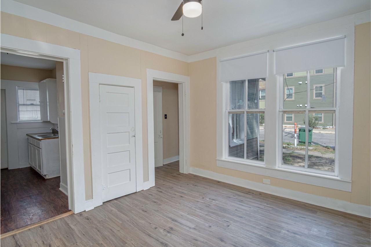 111 S Olive St #A - Photo 2 of 8