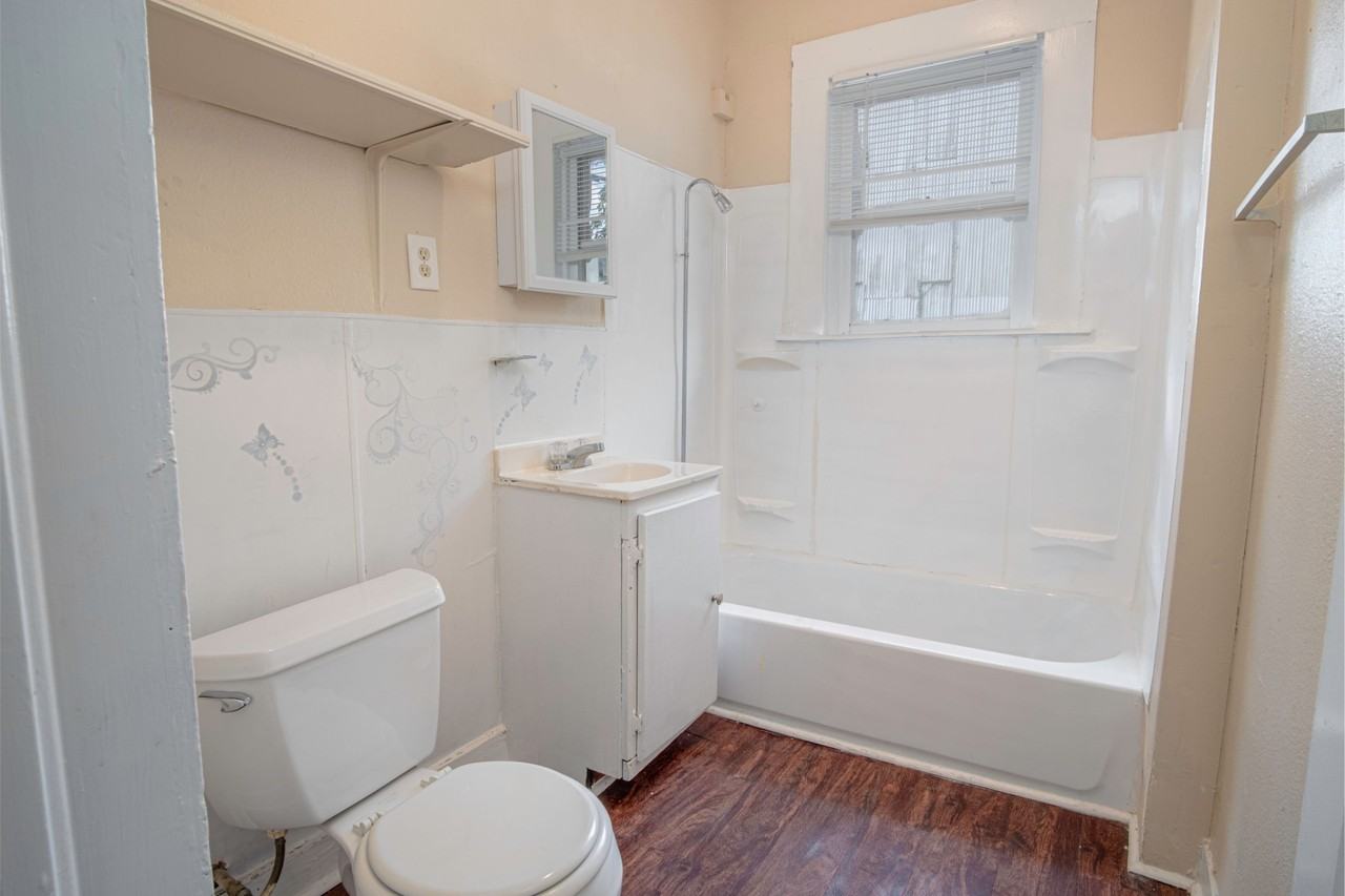 111 S Olive St #A - Photo 6 of 8