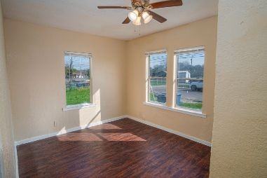 819 Larry - Photo 3 of 12