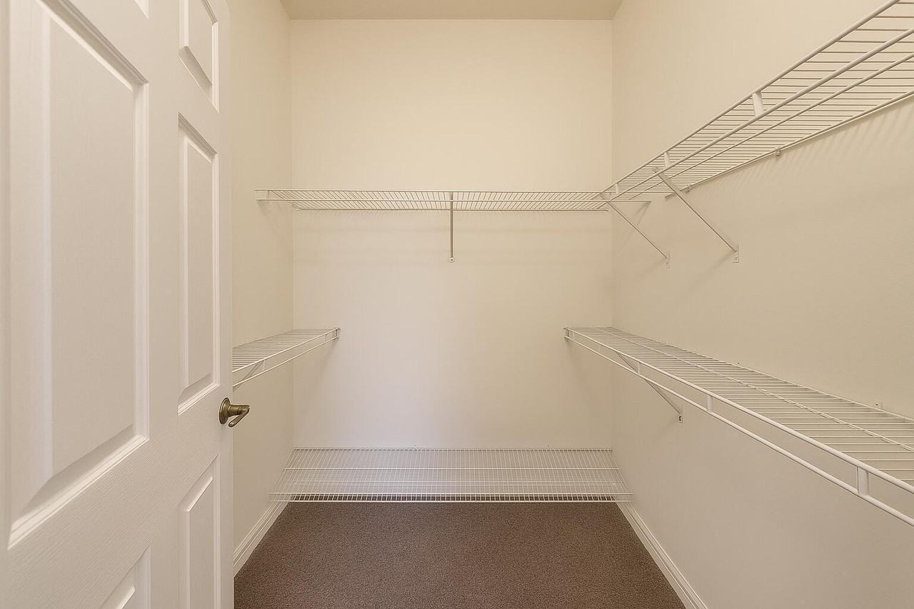 1140 University Boulevard - Photo 7 of 14