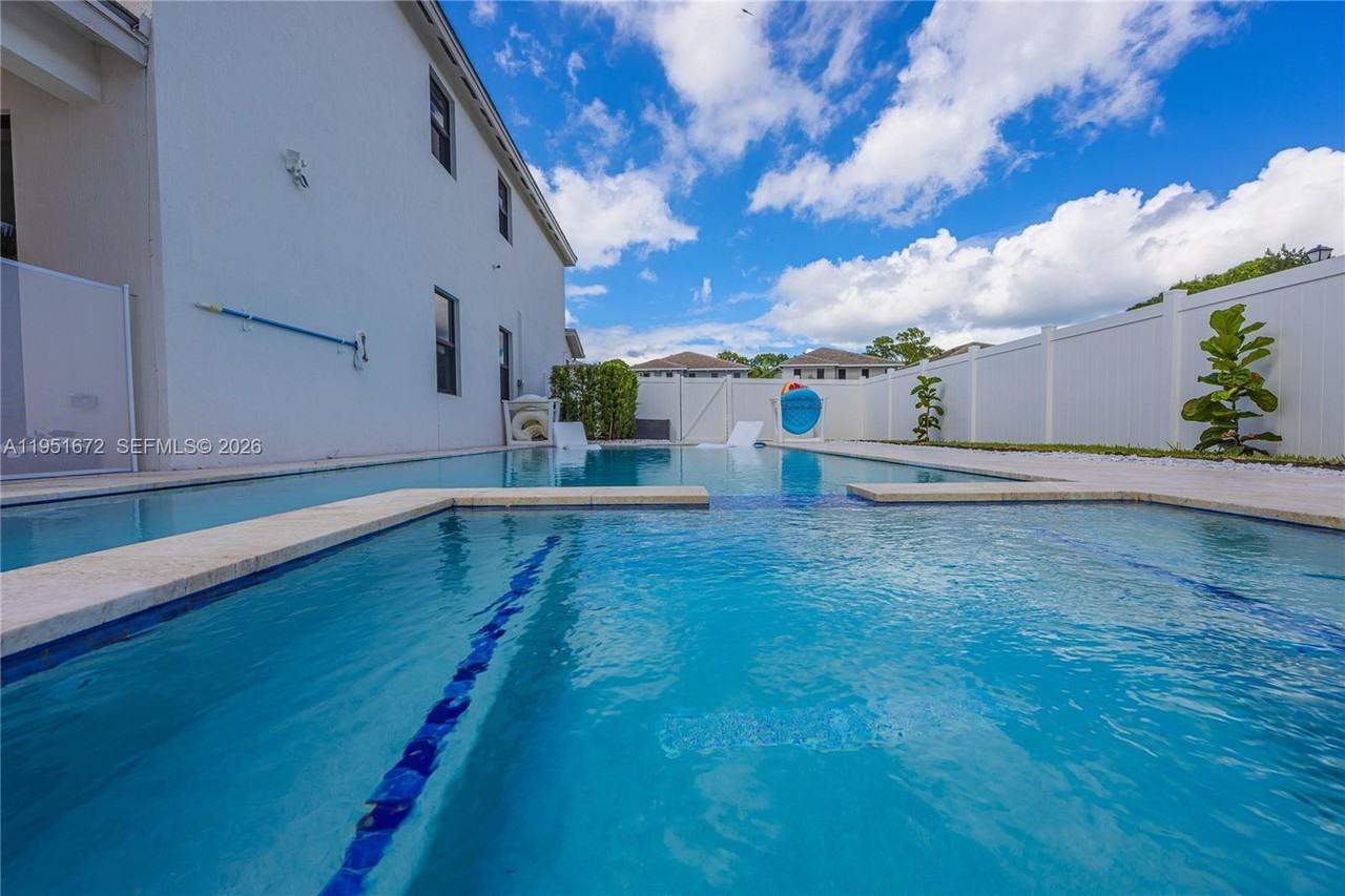 7126 Rockwood Road - Photo 3 of 23