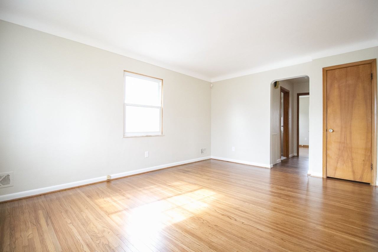 25 Willamont Rd #NA - Photo 3 of 23