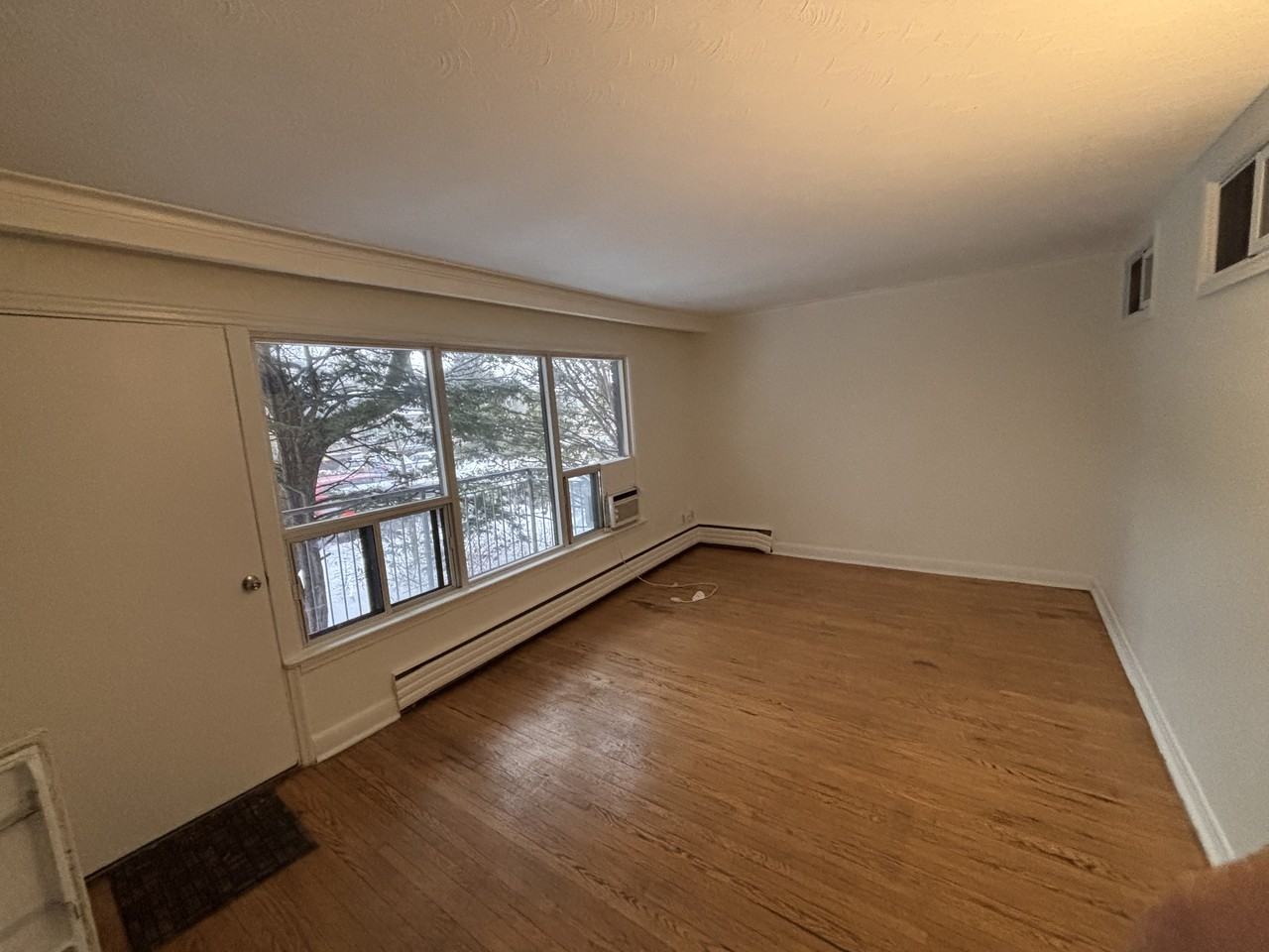 429 Lawrence Avenue West #3 - Photo 2 of 8