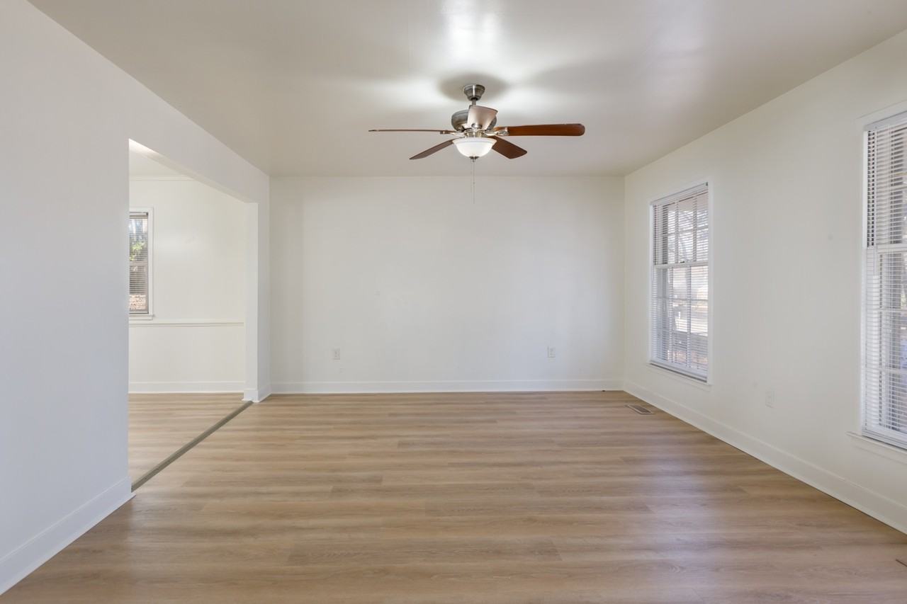 1623 Van Buren Ave #1 - Photo 3 of 10