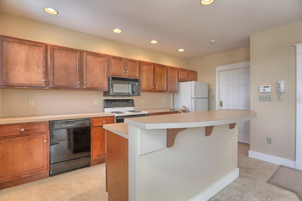 353 W King St #2 - Photo 3 of 28