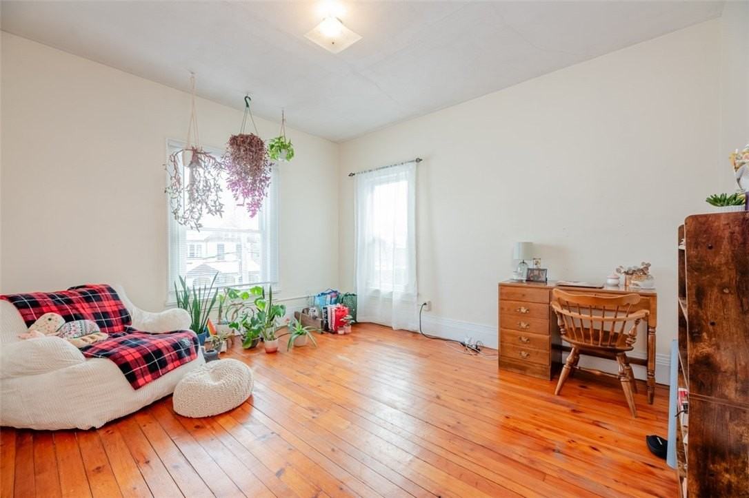 7 Arlington St - Photo 5 of 21