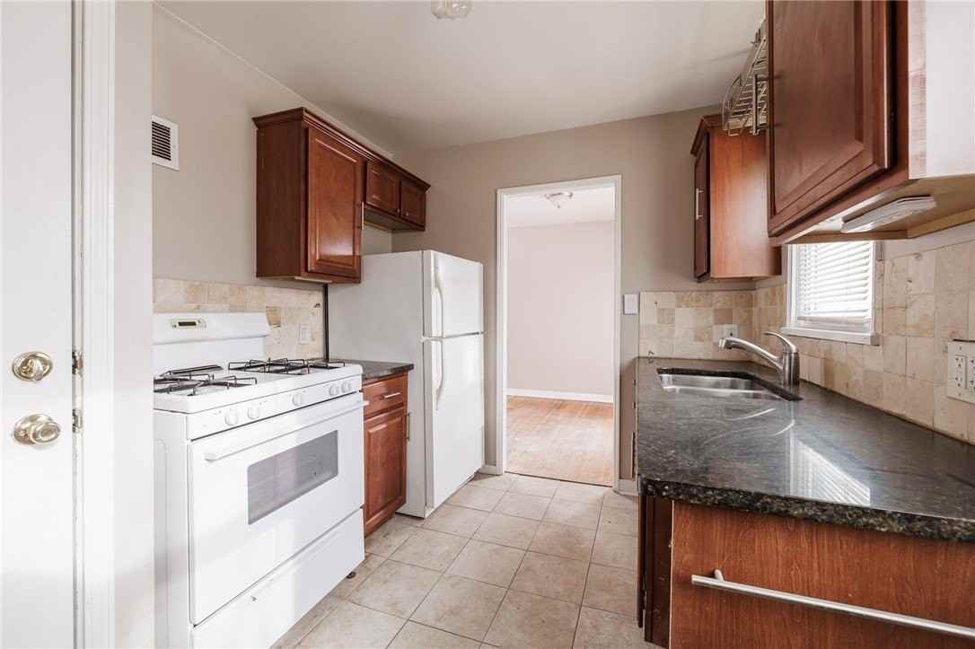 131 Edgemont Rd - Photo 4 of 12