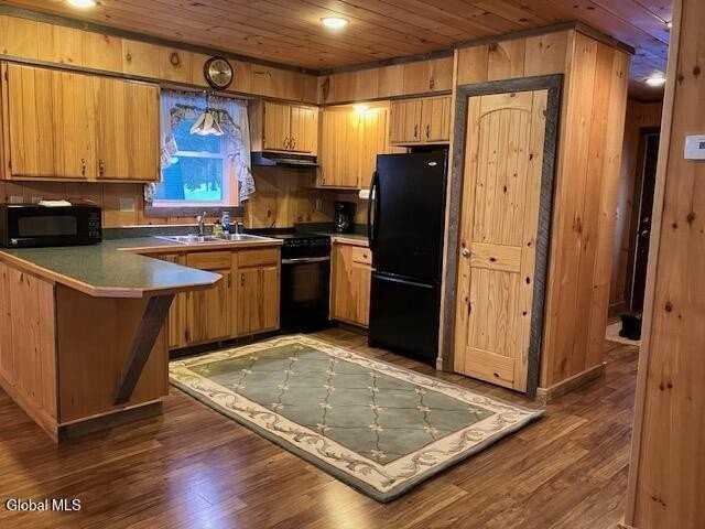 220 Birchwood Pl - Photo 4 of 13