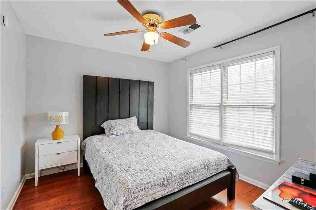 1925 Glenellen Ct Nw - Photo 5 of 10