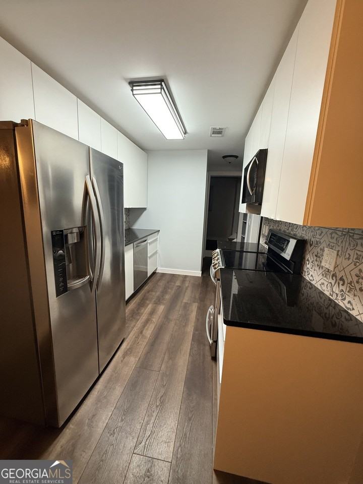 162 Twiggs Cor - Photo 2 of 11