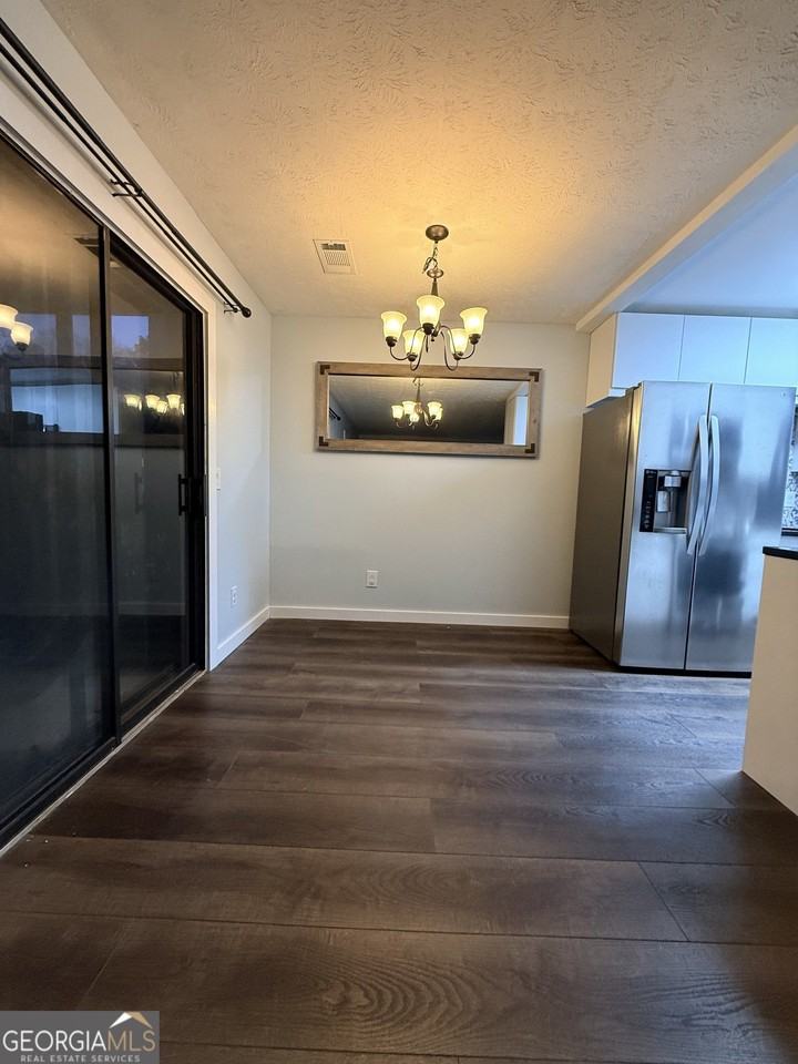 162 Twiggs Cor - Photo 3 of 11