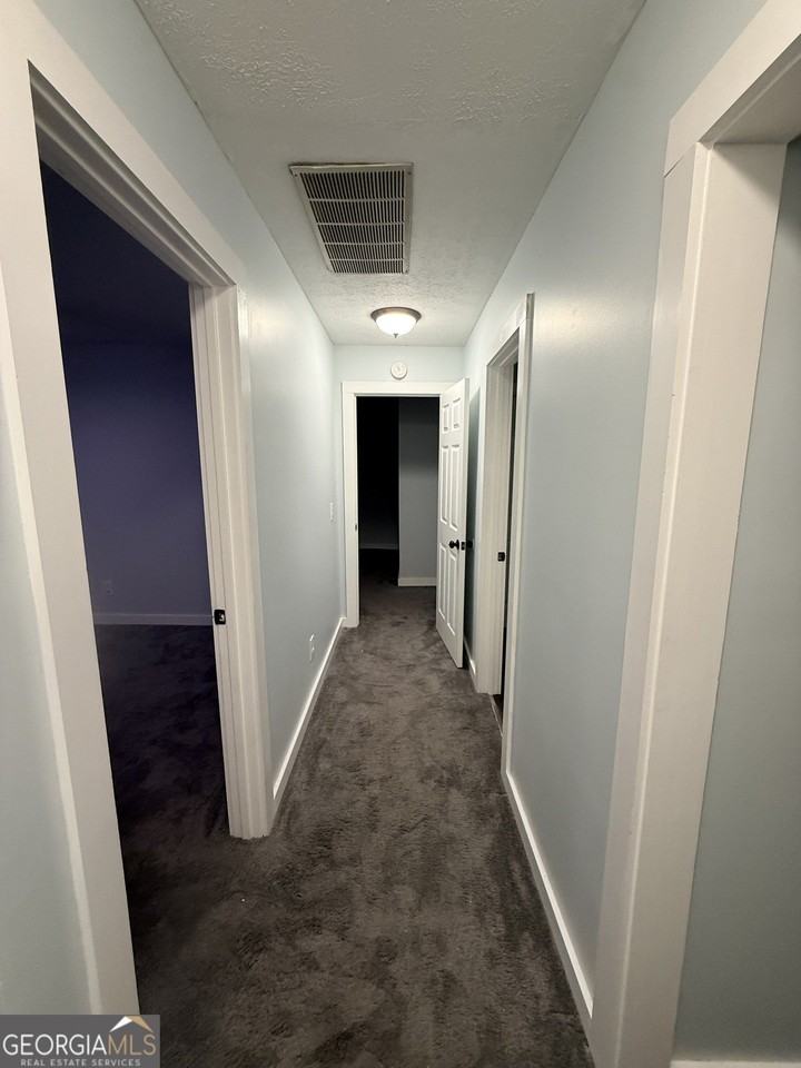 162 Twiggs Cor - Photo 6 of 11