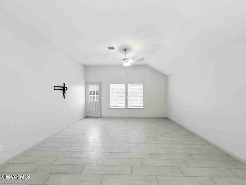 13956 Madero Ave - Photo 6 of 26