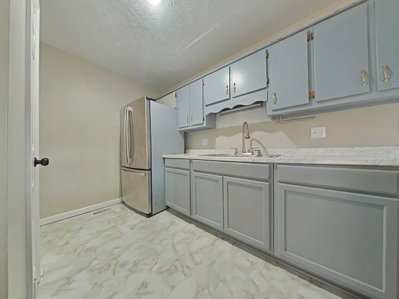 6449 Kelmscot Ct #1 - Photo 5 of 25