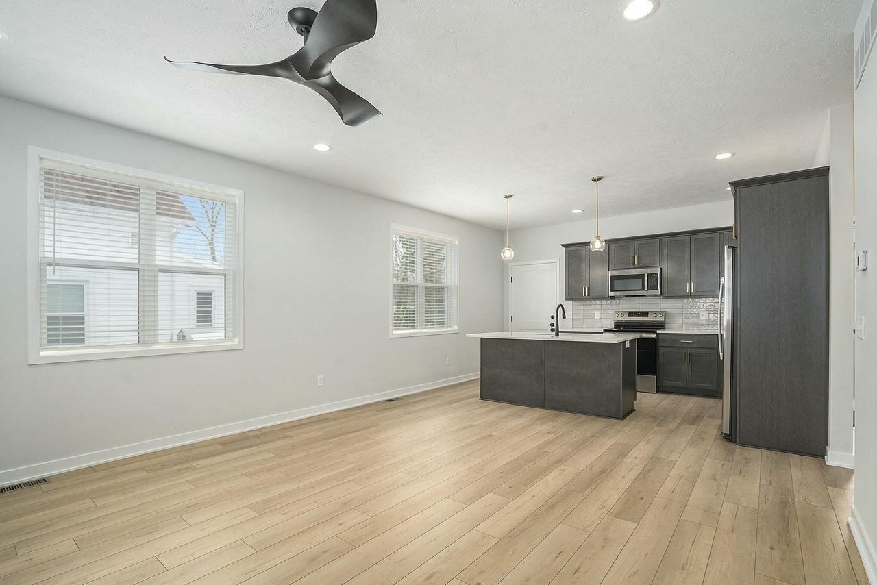 2519 Logan Ave - Photo 3 of 17