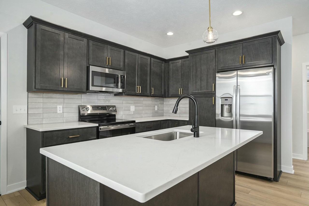 2519 Logan Ave - Photo 4 of 17