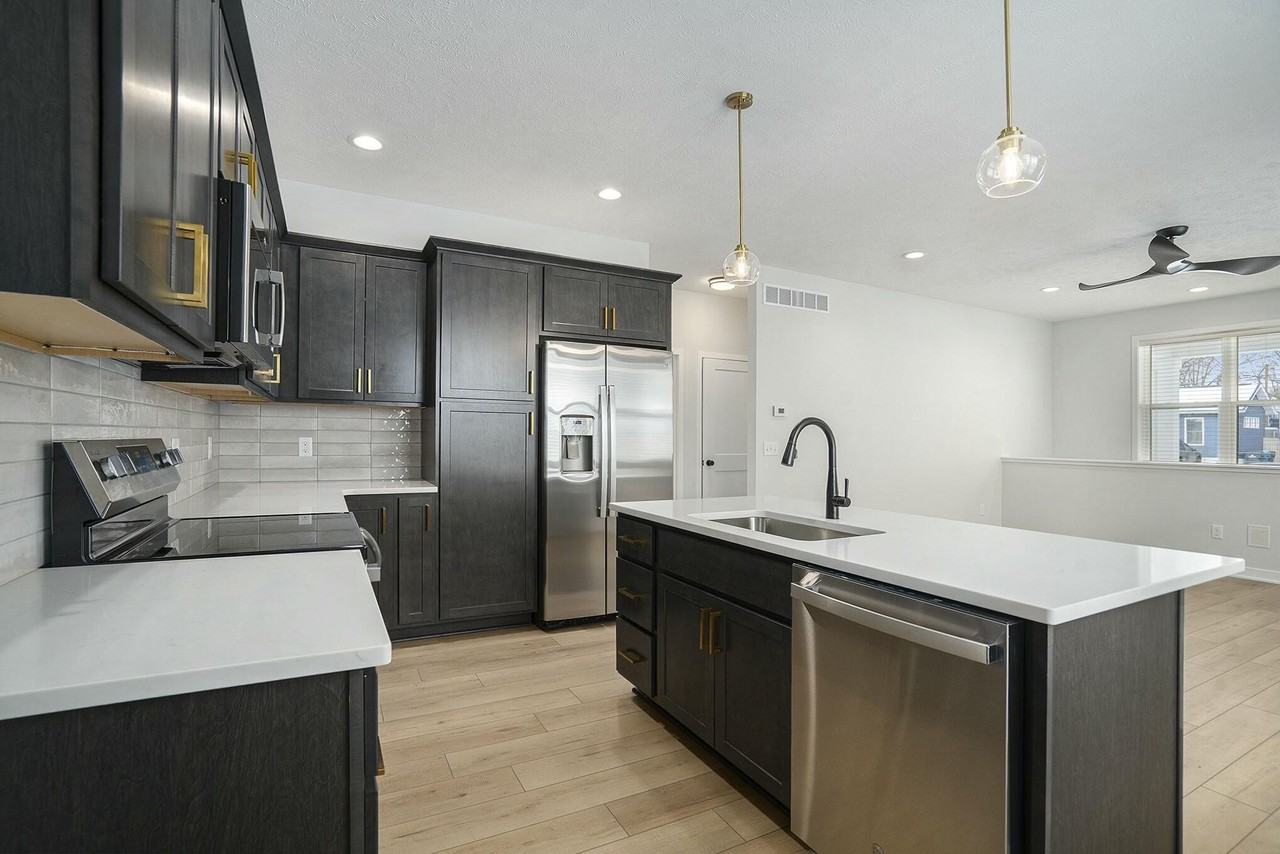 2519 Logan Ave - Photo 5 of 17