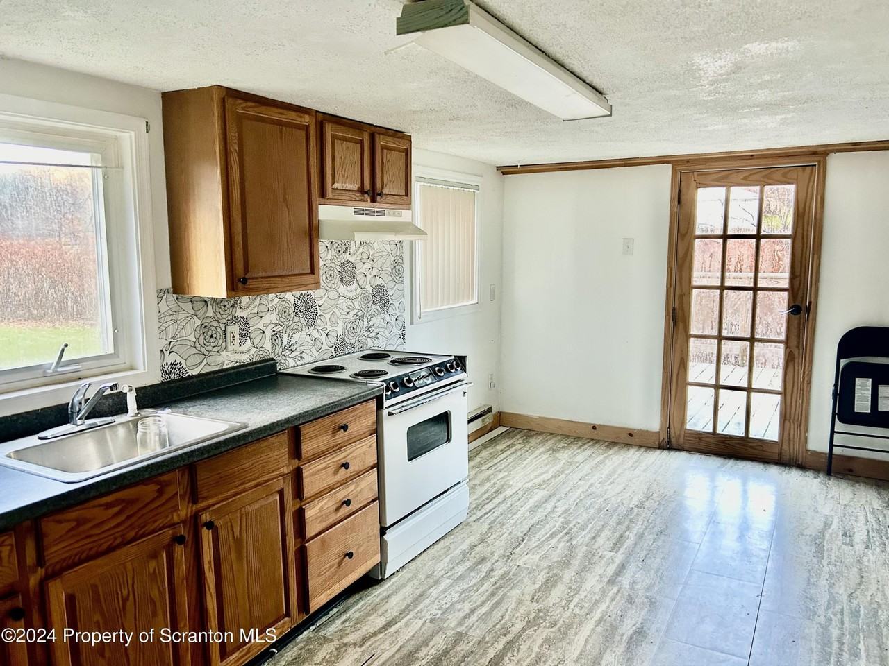 1815 Melrose Rd - Photo 2 of 19