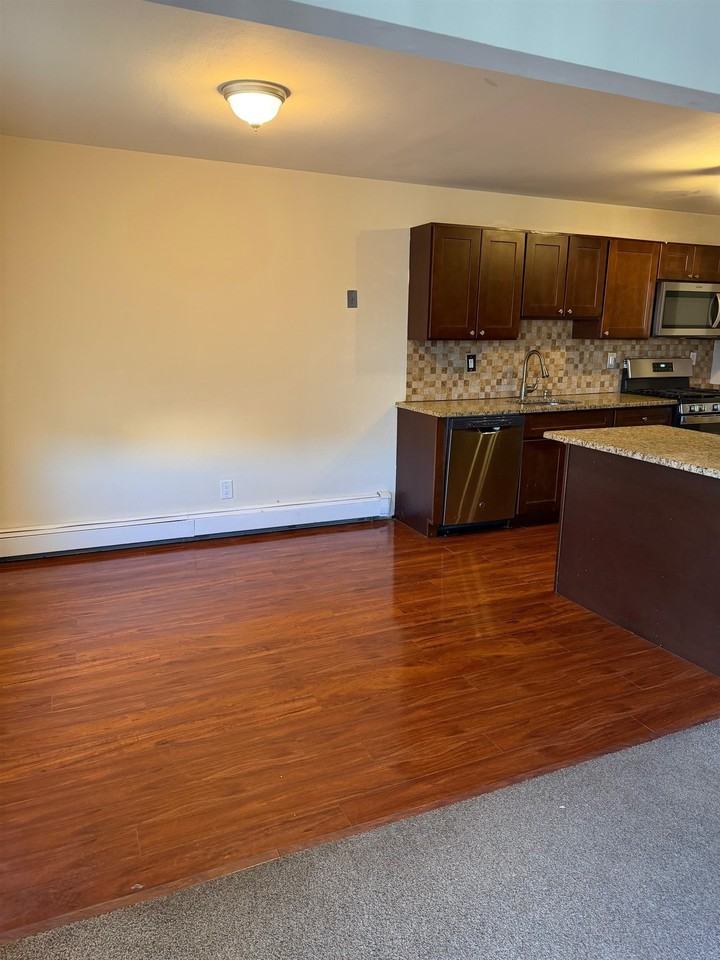 43 Riverview Ct #43 - Photo 4 of 6