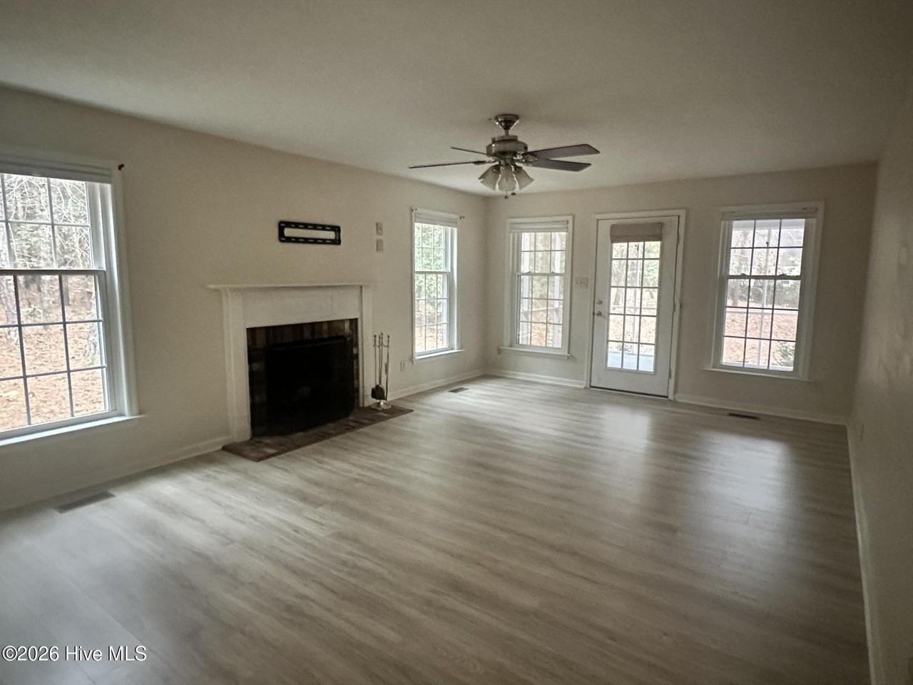 1624 E Indiana Ave Apt 10 #10 - Photo 2 of 16