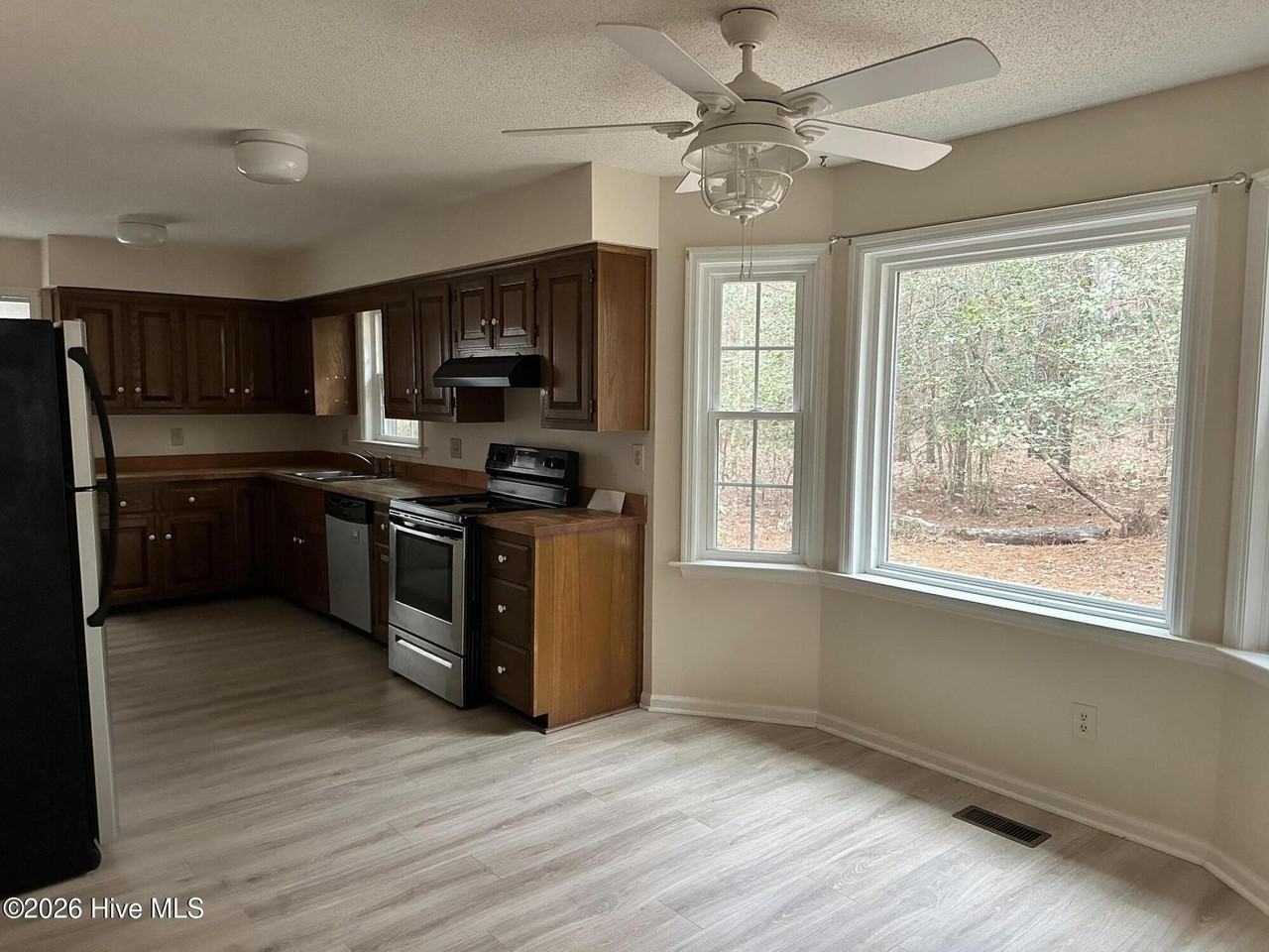 1624 E Indiana Ave Apt 10 #10 - Photo 4 of 16