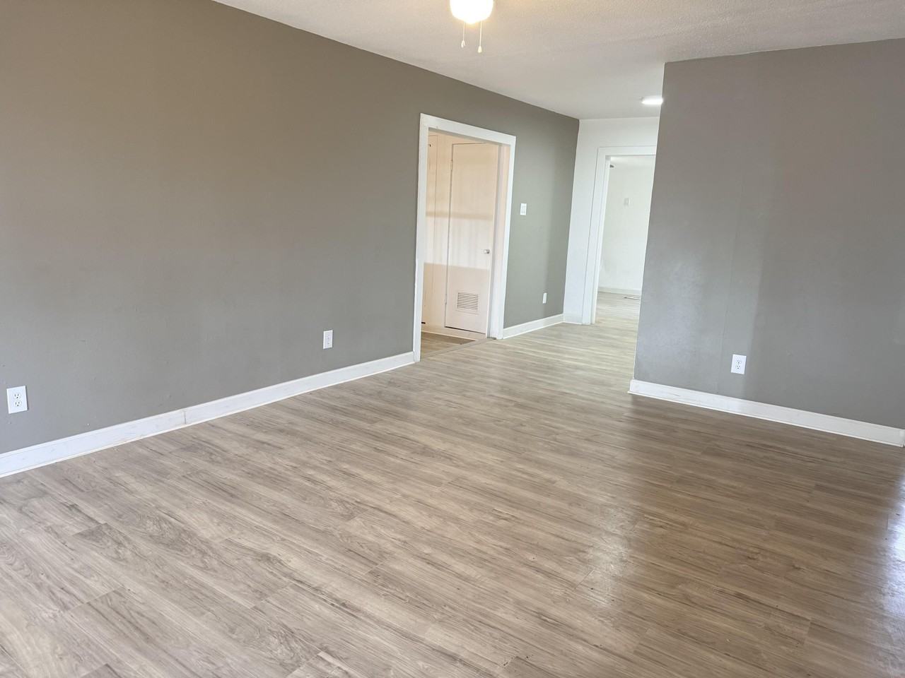 1801 E 2nd St - Photo 4 of 25