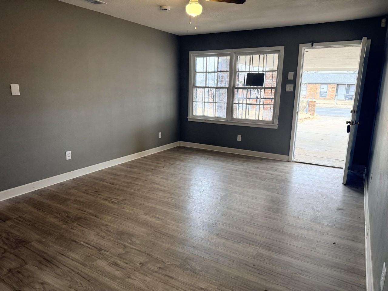 1801 E 2nd St - Photo 5 of 25