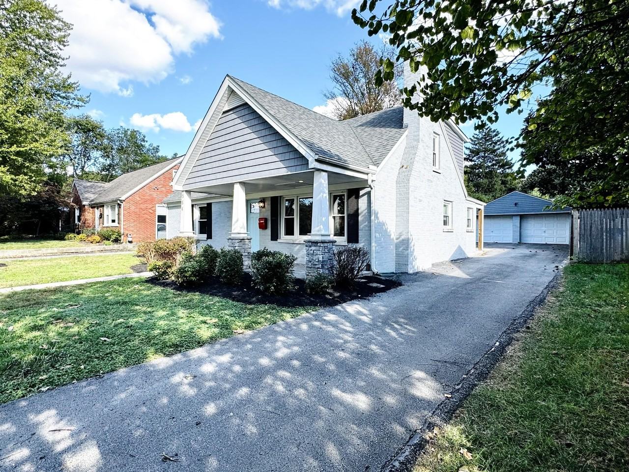 564 Claymont Dr - Photo 2 of 50