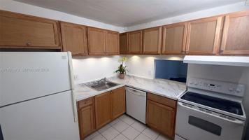 featured image of 500 Executive Center Dr #1C