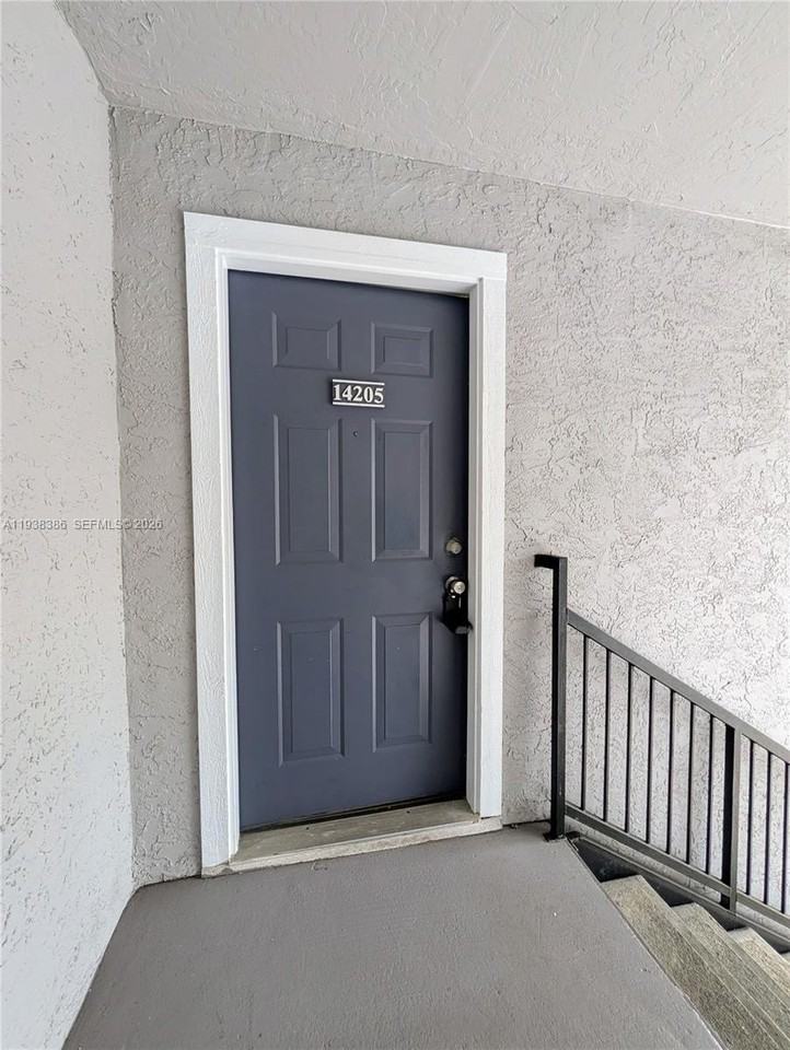 15067 Sw 103rd Ter #14205 - Photo 3 of 32