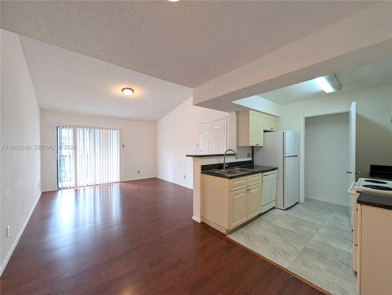 15067 Sw 103rd Ter #14205 - Photo 7 of 32